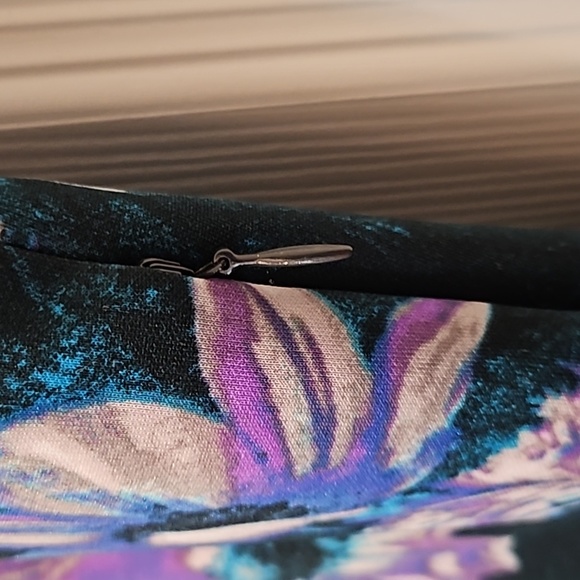 GUC Guess Skater Dress - Picture 5 of 5